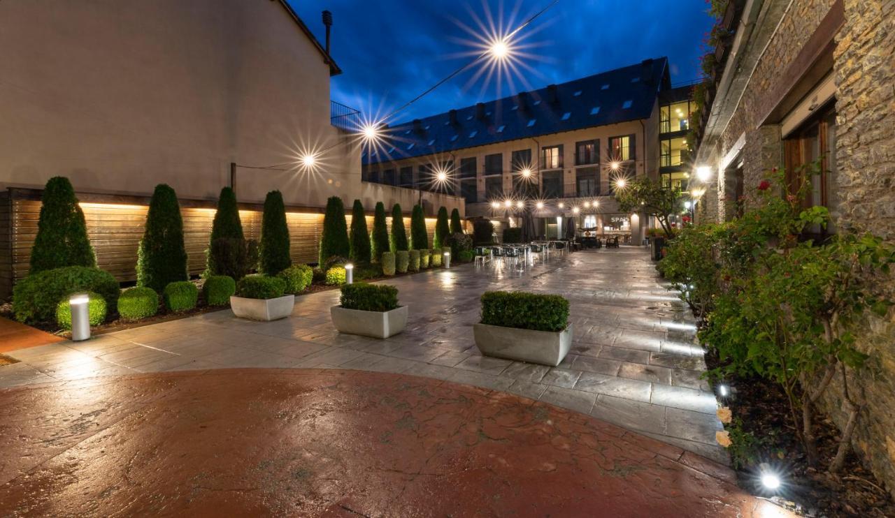 Aparthotel Trainera エステリ・ダネウ エクステリア 写真