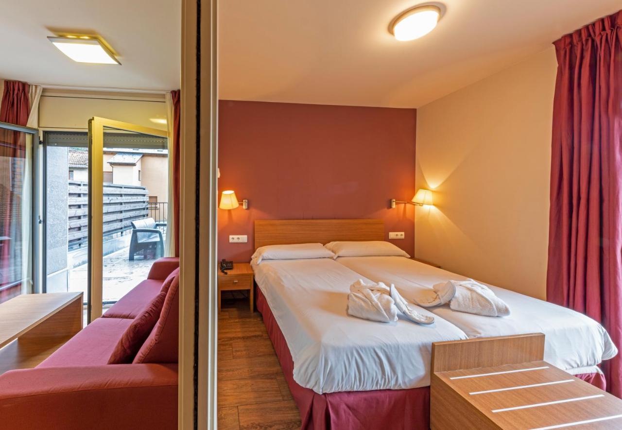 Aparthotel Trainera エステリ・ダネウ エクステリア 写真