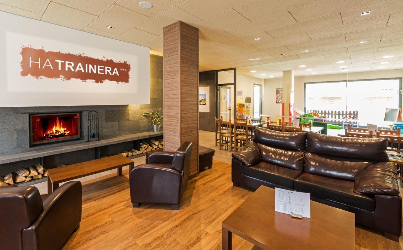 Aparthotel Trainera エステリ・ダネウ エクステリア 写真
